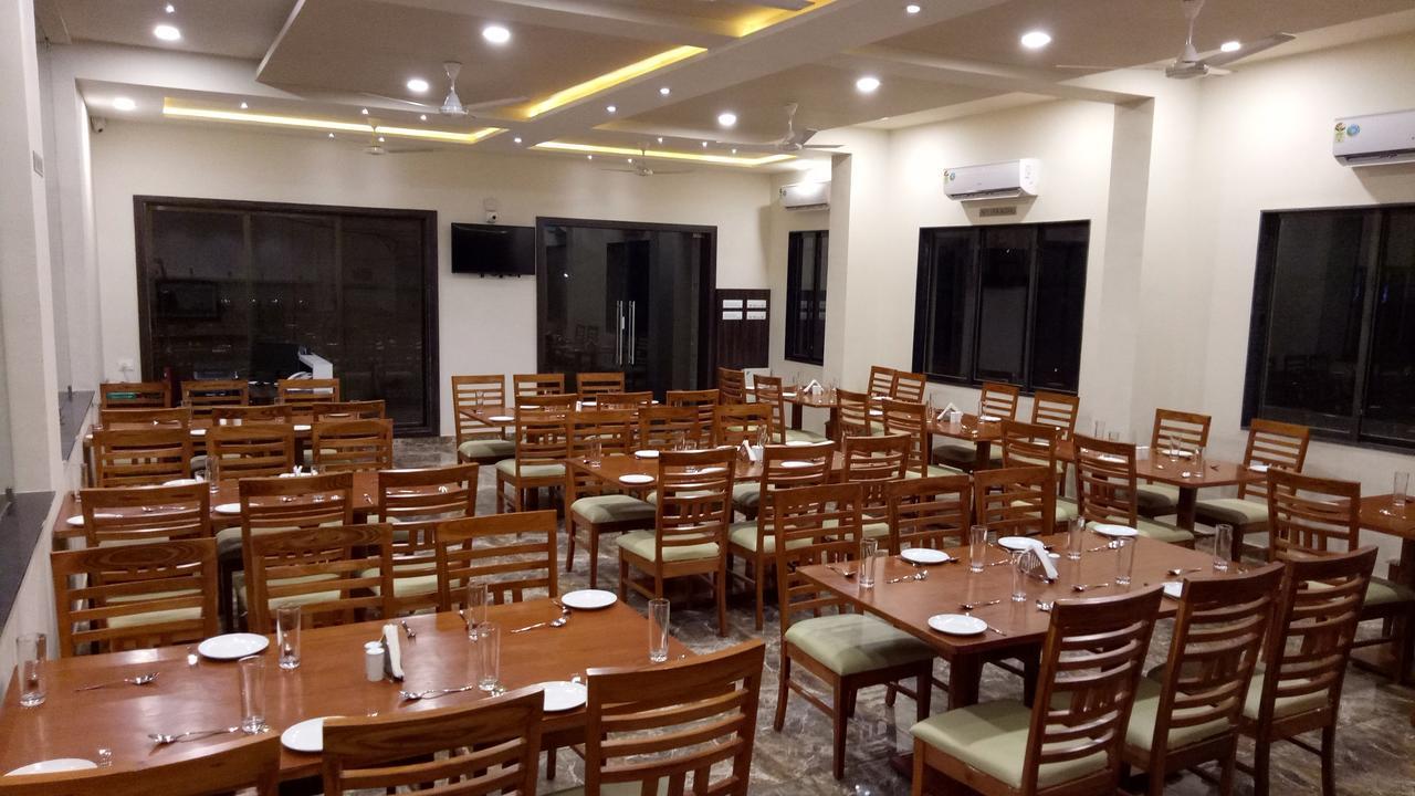 Swati Svasti 3B 호텔 Dwārka 외부 사진